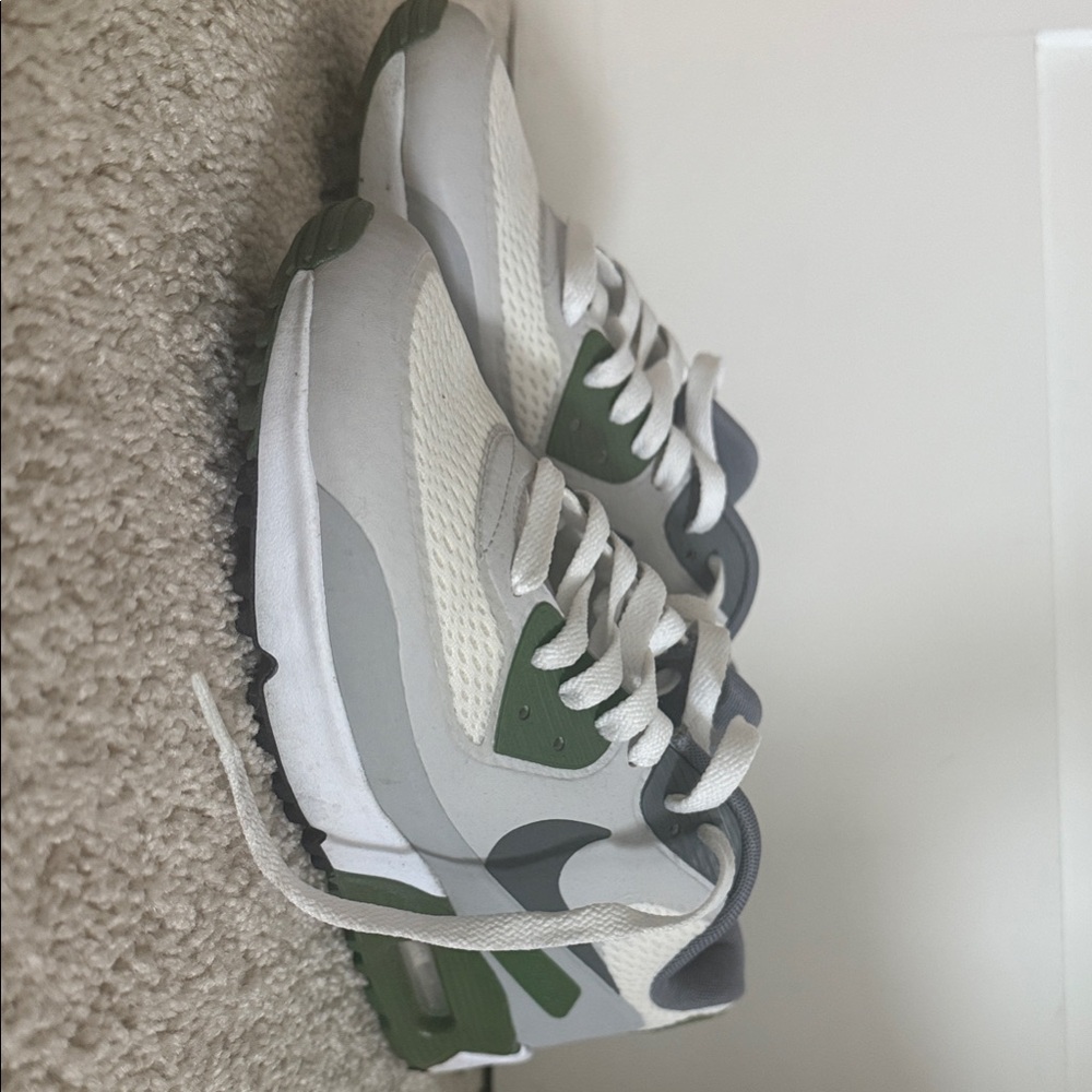Nike Air Max White and Green Golf Sneakers